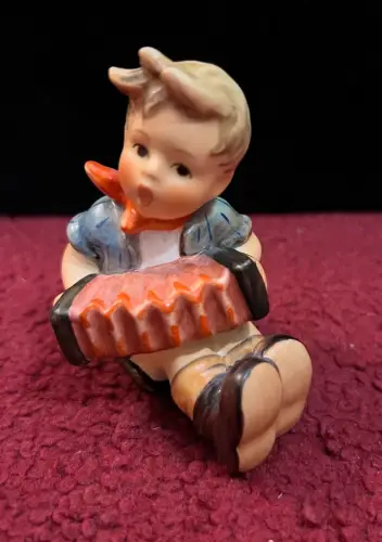 Porzellanfigur, Goebel, Akkordeonspieler, Höhe ca. 7 cm, Siehe Fotos