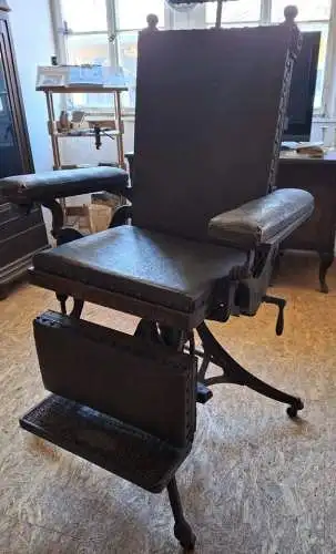 Arztstuhl  aus der Günderzeit , Harvard & Co , Ohio , dreh und klappbar 
