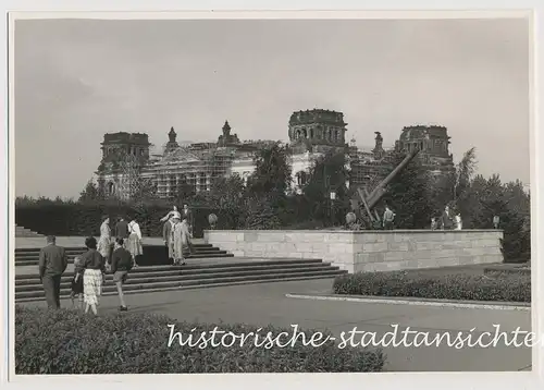 Berlin - zerstörtes Reichstagsgebäude im Wiederaufbau Nachkriegszeit - Altes Foto 1950er