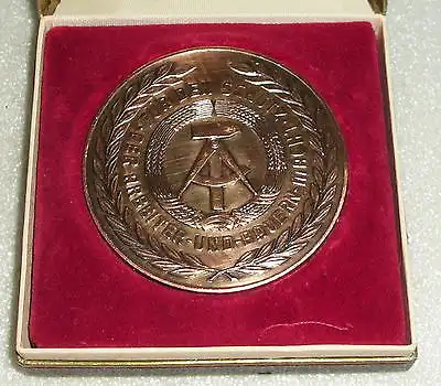 Medaille NVA "Für ausgezeichnete Leistungen im Spezialbauwesen" in OVP (da3933)
