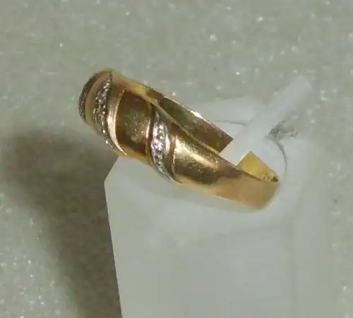 Ring aus 585er Gold mit winzigen Diamanten (da4179)