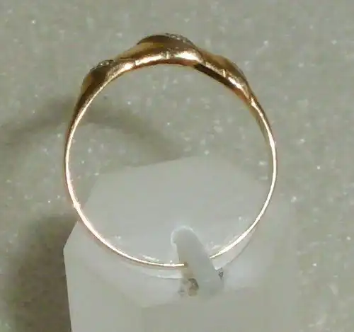 Ring aus 585er Gold mit winzigen Diamanten (da4179)