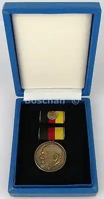 DDR Verdienter Arzt des Volkes 900 Ag Silber 4. Ausführung 1959-1972 (AH52d)