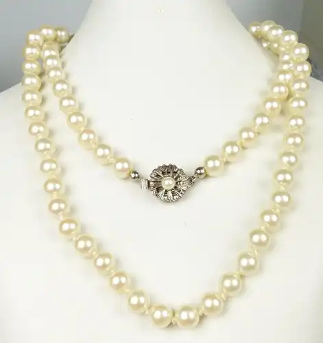 Alte Perlen-Kette mit Metallschloß  mit Perle (da5127)