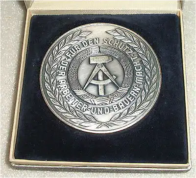 DDR NVA Medaille "Für ausgezeichnete Leistungen im Spezialbauwesen"  (da3401)