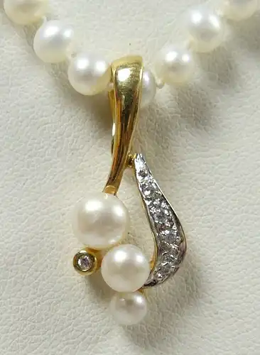 wunderschöne Perlen-Kette m. Anhänger 585 Gold  (b8485)