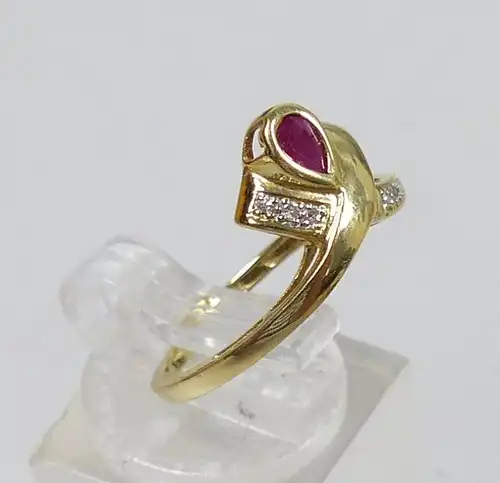 Ring 585 Gold mit Rubin und Brillantsplitter 0,03 ct.  Gr. 54   (c6518)