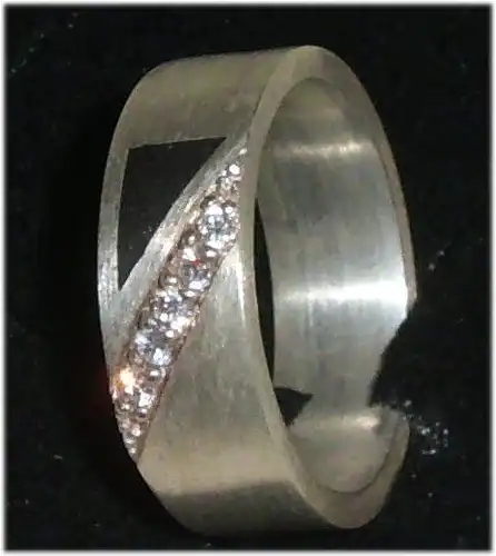 Ring aus 925er Silber mit weißen Steinen,  Gr. 52, Ø 16,6 mm  (da3688)