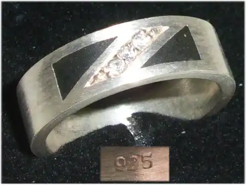 Ring aus 925er Silber mit weißen Steinen,  Gr. 55, Ø 17,5 mm  (da5630)