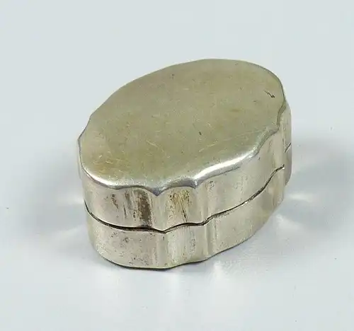 Pillendose 800 Silber mit Monogramm S. C.  1939 - 1964  (da5660)