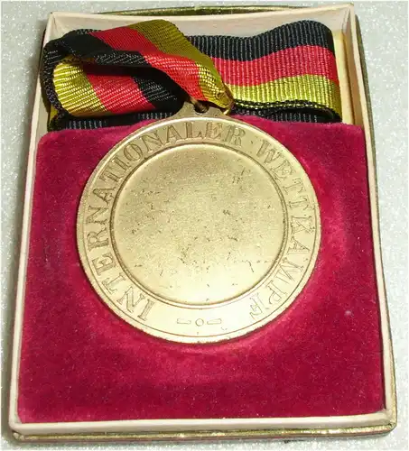 DDR Medaille Internationaler Wettkampf AEROKLUB DDR  in OVP (da3305)