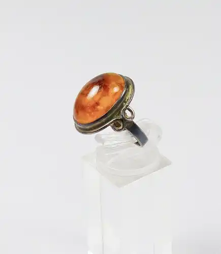 Toller Ring aus 835 Silber Fischland mit Bernstein/Amber, Gr. 51.  (da5867)