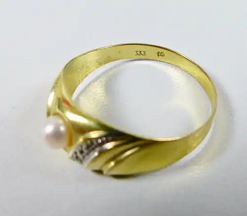 Ring aus 333 Gold mit Perle und winzigem Diamant, Gr. 64/Ø 20,3 mm  (da5980)