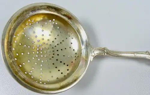 Teesieb aus 800 Silber Gründerzeit mit Ziermonogramm  (da5992)