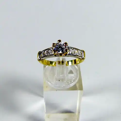 Ring aus 925 Silber vergoldet mit weißen Steinen, Gr. 57