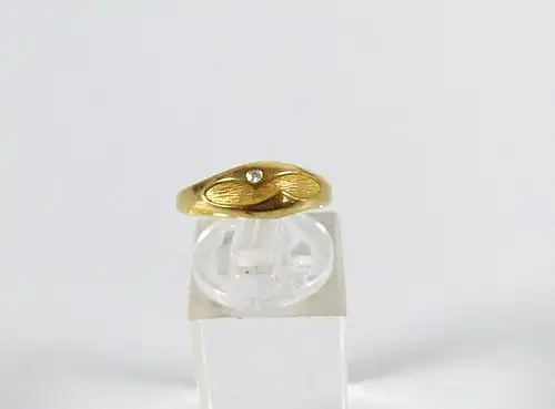 Ring aus 333 Gold mit winzigem Diamant Größe 54