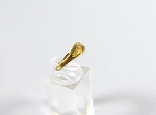 Ring aus 333 Gold mit winzigem Diamant Größe 54
