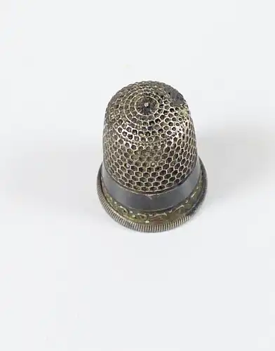 sehr schöner alter Fingerhut aus 925 Silber (da6355)