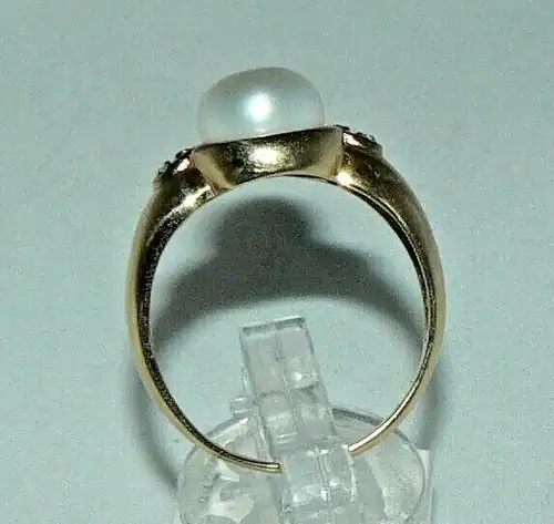 Ring aus 585er Gold mit Perle und zwei Brillanten, Gr. 63/Ø 20,1 mm  (da4383)