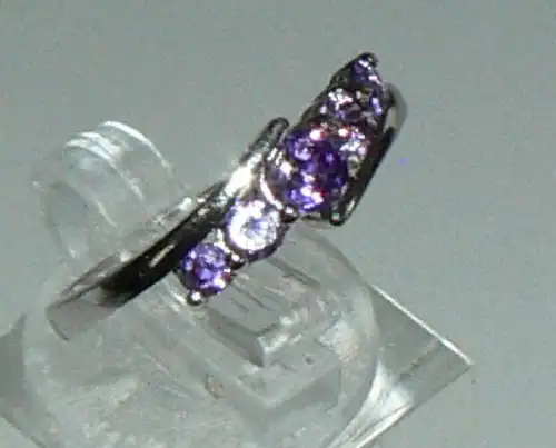 Ring aus 925er Silber mit amethystfarbenen Steinen, Gr. 54/Ø 17,2 mm  (da4285)