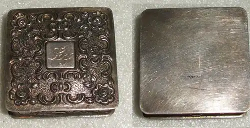 Pillendose aus 835er Silber mit Monogramm (da3757)