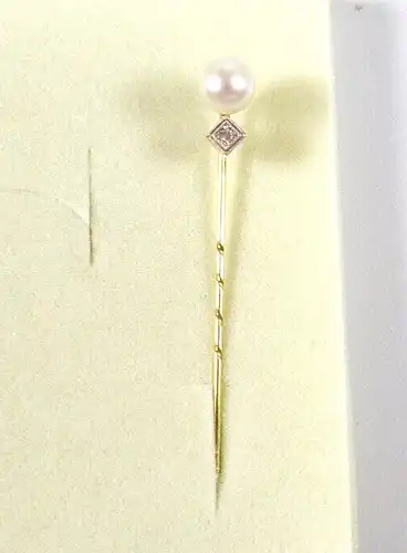 Krawattennadel aus 585 Gold mit Perle und Diamant 0,02 ct.