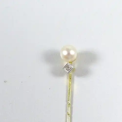 Krawattennadel aus 585 Gold mit Perle und Diamant 0,02 ct.