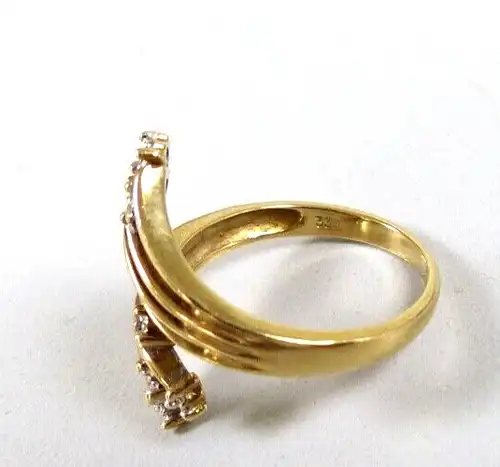 Ring aus 333 Gold  mit  Zirkonia Größe 54