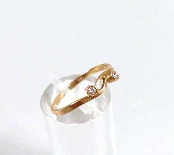 Ring aus 583 Gold russisch mit Zirkonia, Gr. 57 1