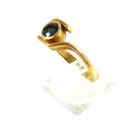 Ring aus 750 Gold mit schwarzblauem Diamant 0,25 Karat Grösse 62