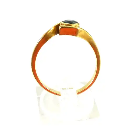 Ring aus 750 Gold mit schwarzblauem Diamant 0,25 Karat Grösse 62