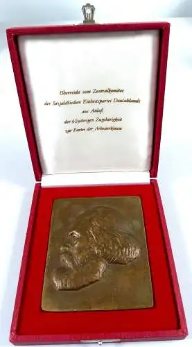 DDR Bronze Plakette von Karl Marx für 65 Jahre SED in OVP