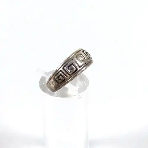 Ring aus 925 Silber mit weißem Stein