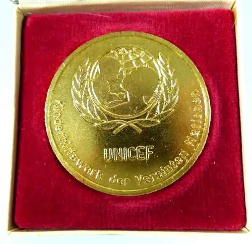 original alte DDR Unicef Nationakomitee Medaille Kinderhilfswerk in OVP