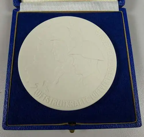 original DDR Meissen Medaille Luftstreitkräfte Luftverteidigung der NVA