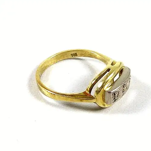 Ring aus 585 Gold mit Diamanten 0,04 ct., Gr. 57