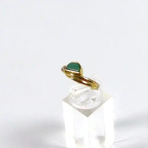 Ring aus 333 Gold mit Malachit und Zirkonia  Größe 54