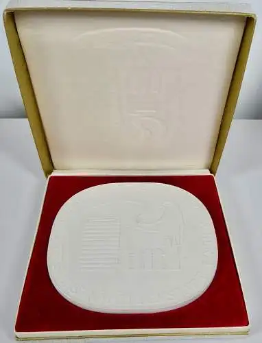 original alte Meissen Medaille Eisenhüttenstadt aus Meissner Porzellan in OVP