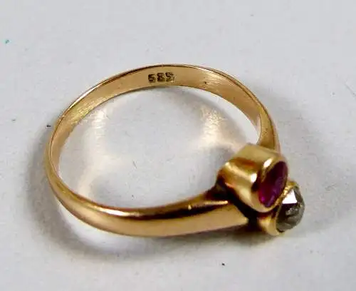 Toller sehr edler Ring Gr. 53  aus 585 Gold mit Diamant 0,2 ct. und Rubin