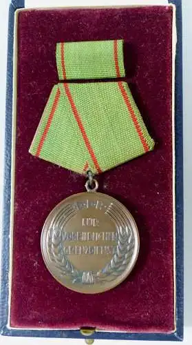 DDR  Medaille für vorbildlichen Grenzdienst Nr. 4599 in OVP Bartel 132 a