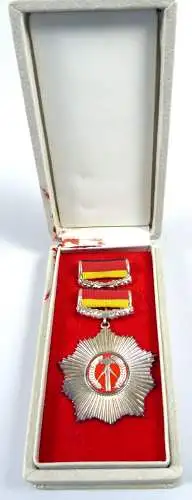 VVO in Silber emailliert in OVP