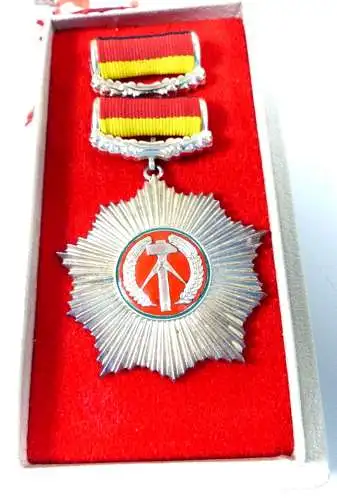 VVO in Silber emailliert in OVP