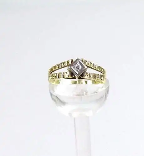 Ring aus 585 Gold  mit Diamant  0,04 ct. Größe 59