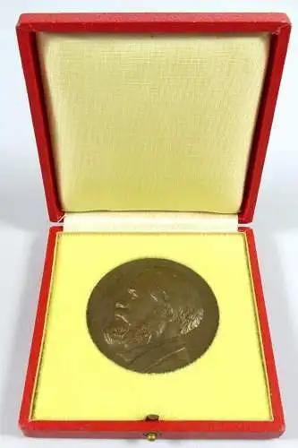 DDR Medaille Karl Marx 1818-1883 Bronze signiert Weiss in OVP