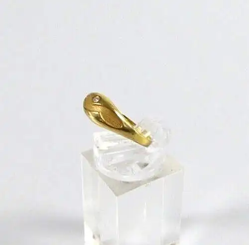 Ring aus 333 Gold mit winzigem Diamant Größe 54