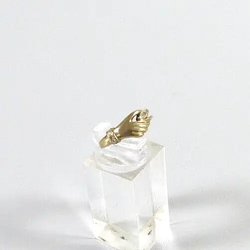 Ring aus 333 Gold mit winzigem Diamant Größe 55