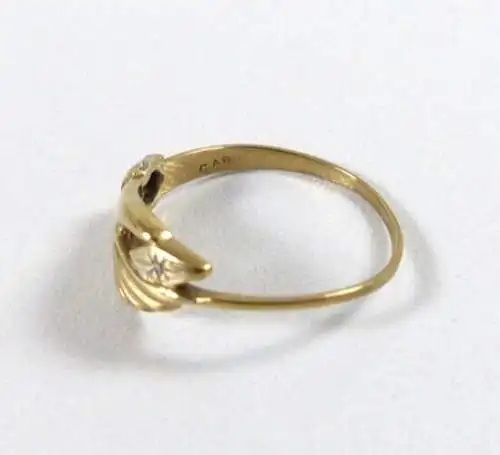 Ring aus 333 Gold mit winzigem Diamant Größe 55