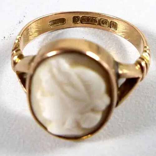 Alter englischer Ring aus 375 Gold mit Gemme Größe 59