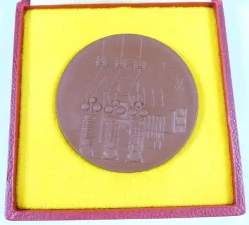 original alte Medaille Meissen Bester Neuerer Anlagenbau Leipzig in OVP