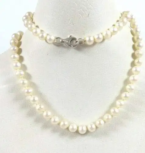 Perlen-Kette mit Schloß aus 925 Silber